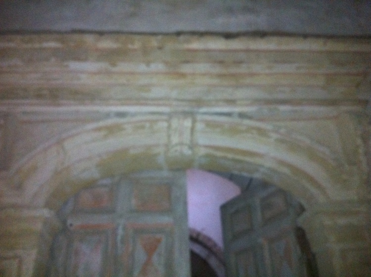 Entrando al monasterio de Obona